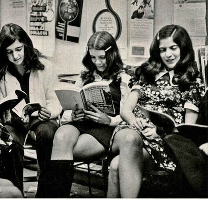 retro history glamour miniskirt girls