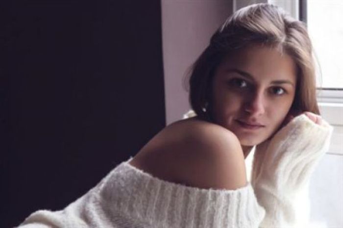 glamour girl with an alluring beauty