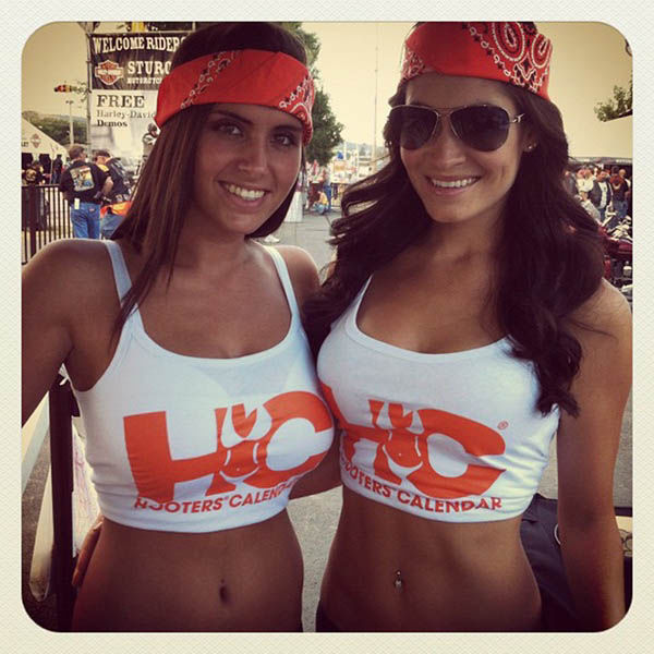 hooters restaurant girls