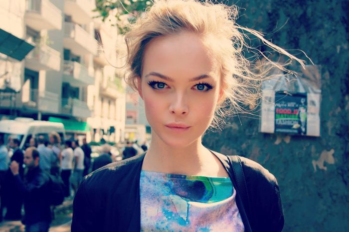 glamour girl with an alluring beauty