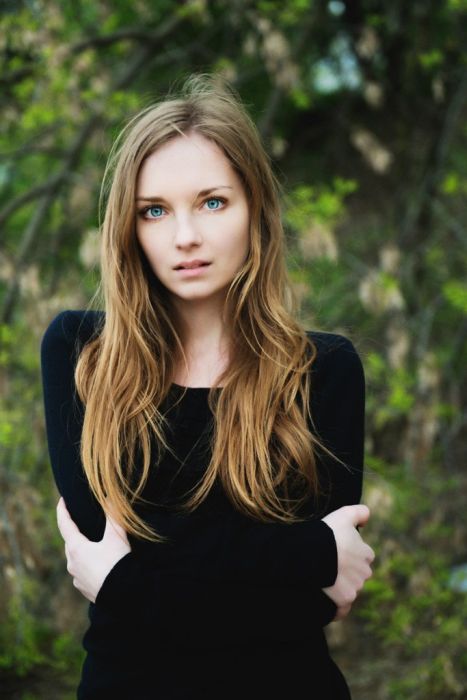 glamour girl with an alluring beauty