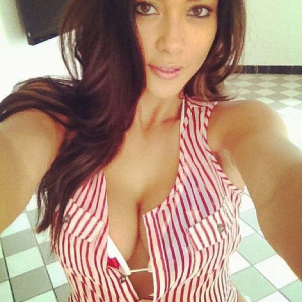 breasts cleavage girl