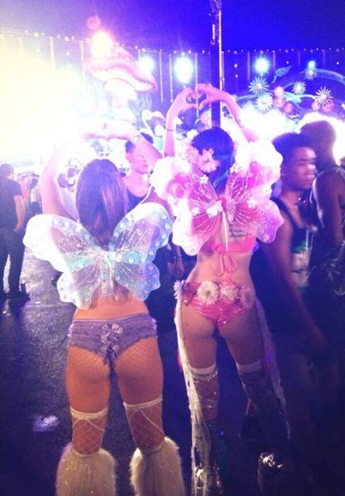 Girls from Electric Daisy Carnival 2013, Las Vegas, United States