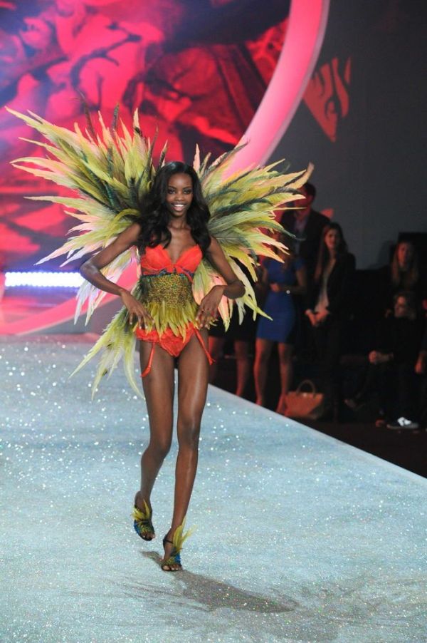 2013 Victoria's Secret Fashion show girl