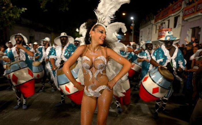 Girls from Uruguayan Carnival 2014, Montevideo, Uruguay