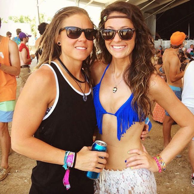 Hangout Music Festival 2014 girls, Gulf Shores, Alabama, United States