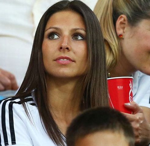 wives and girlfriends of soccer players