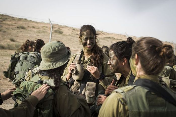 army girls of israeli defense forces