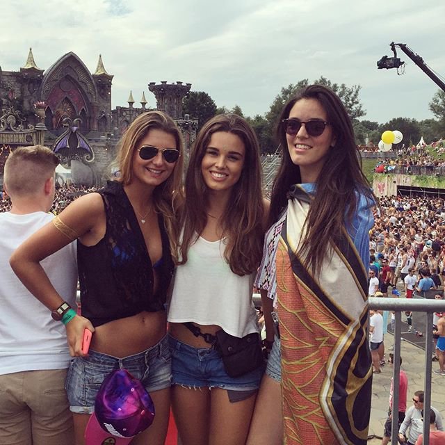 Tomorrowland 2015 girls, Boom, Flanders, Belgium