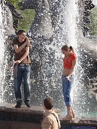 People & Humanity: fountain girls