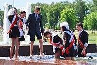 People & Humanity: fountain girls