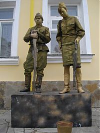 People & Humanity: Living Sculptures Championship in Evpatoria