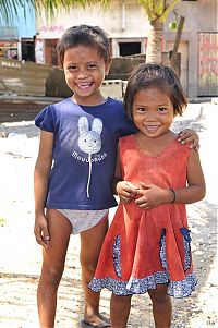 People & Humanity: Children in Philippines