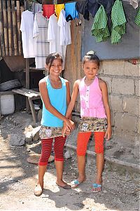 People & Humanity: Children in Philippines