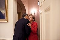 People & Humanity: Obama's hugs