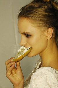 People & Humanity: catwalk fashion backstage model girls
