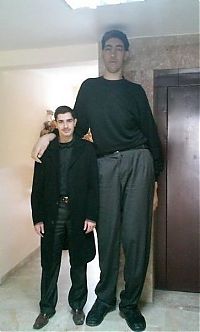 People & Humanity: Sultan Kosen, Tallest man in the world, 2 meters 47 centimeters, Turkey