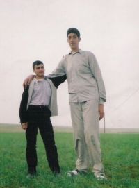 People & Humanity: Sultan Kosen, Tallest man in the world, 2 meters 47 centimeters, Turkey