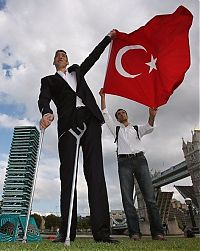 People & Humanity: Sultan Kosen, Tallest man in the world, 2 meters 47 centimeters, Turkey