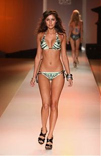 People & Humanity: catwalk girl