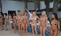 People & Humanity: silvercash bikini contest babes