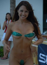 People & Humanity: silvercash bikini contest babes