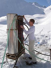 People & Humanity: jacuzzi built in the mountains