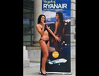 People & Humanity: airline ryanair girls in bikini