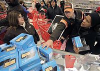 People & Humanity: Black Friday 2009