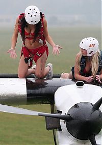People & Humanity: aircraft girl