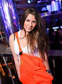 People & Humanity: nightlife party girls