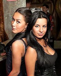 People & Humanity: nightlife party girls