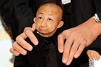 TopRq.com search results: He Pingping, world's shortest man died