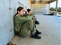 People & Humanity: army girls of israeli defense forces