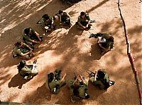 People & Humanity: army girls of israeli defense forces