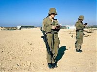 People & Humanity: army girls of israeli defense forces