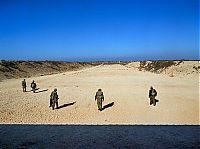 People & Humanity: army girls of israeli defense forces