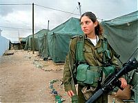 People & Humanity: army girls of israeli defense forces