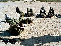 People & Humanity: army girls of israeli defense forces