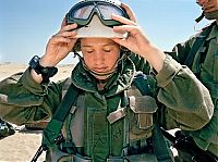People & Humanity: army girls of israeli defense forces