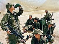 People & Humanity: army girls of israeli defense forces