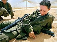 People & Humanity: army girls of israeli defense forces