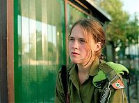 People & Humanity: army girls of israeli defense forces