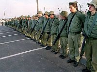 People & Humanity: army girls of israeli defense forces