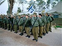 People & Humanity: army girls of israeli defense forces