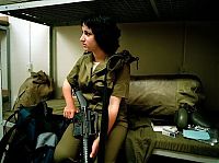 People & Humanity: army girls of israeli defense forces