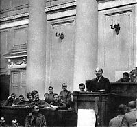 People & Humanity: History: Vladimir Ilyich Lenin