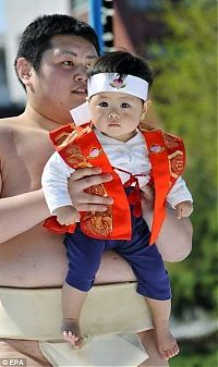 People & Humanity: Annual Naki Sumo (Crying Sumo) contest