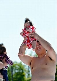 People & Humanity: Annual Naki Sumo (Crying Sumo) contest