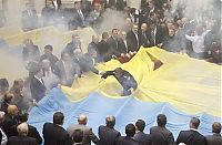 People & Humanity: fight in the parliament of Ukraine